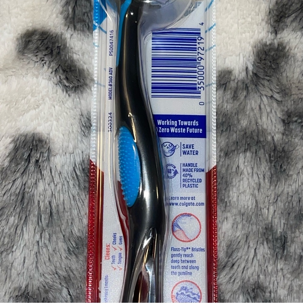 Colgate Toothbrush - Picture 5 of 8